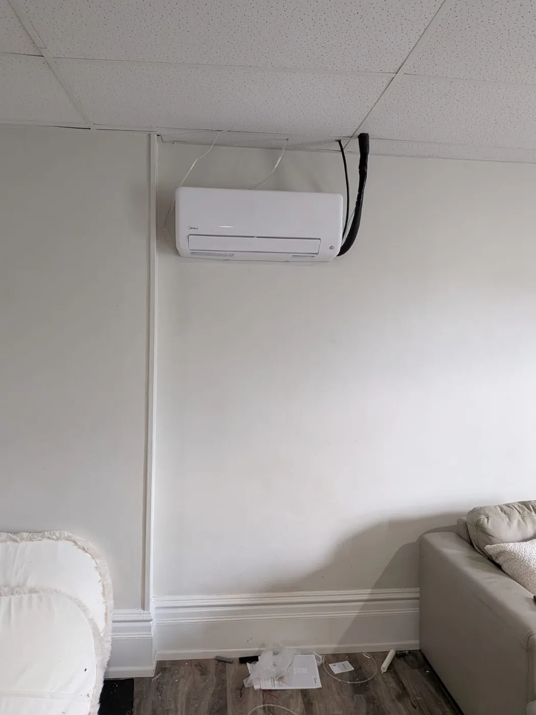 Midea ductless head in a sitting room